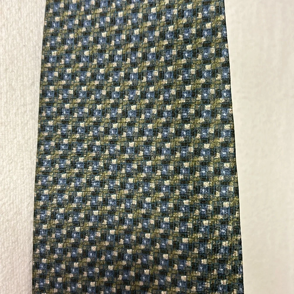 Van-Heusen Silk Men’s Ties (3) Black Blue Gray Cream Neutrals Perfect Condition
